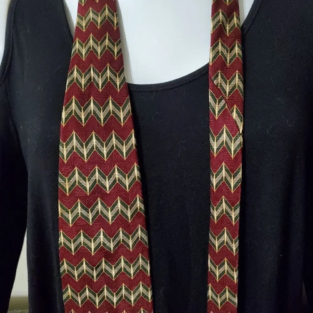 Neo Bill Blass Red, Tan, Green, & Gray Silk Tie